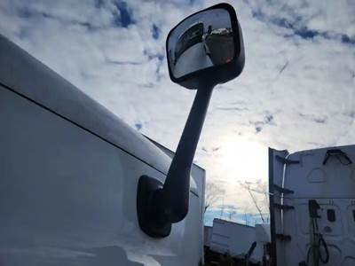 Freightliner Cascadia 125 Right Mirror