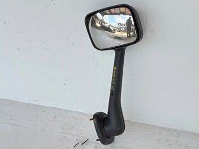 Freightliner Cascadia 125 Right Mirror