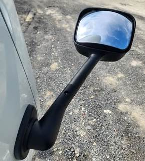 Freightliner Cascadia 125 Right Mirror