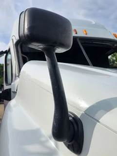 Freightliner Cascadia 125 Right Mirror