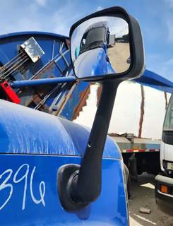 Freightliner Cascadia 125 Right Mirror