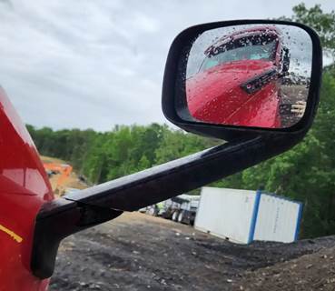 Freightliner Cascadia 126 Right Mirror