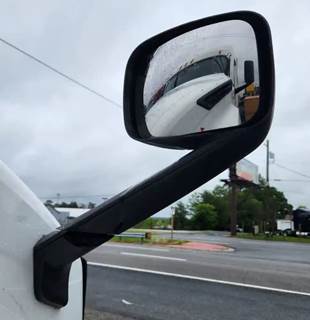 Freightliner Cascadia 126 Right Mirror