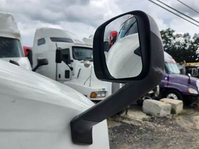 Freightliner Cascadia 126 Right Mirror