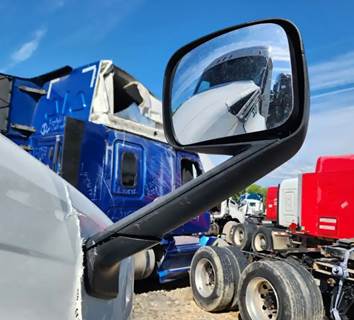 Freightliner Cascadia 126 Right Mirror