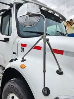 Freightliner M2 112 Right Mirror for a 2007 Freightliner M2 112 Medium Duty