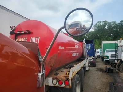 Kenworth T680 Right Mirror