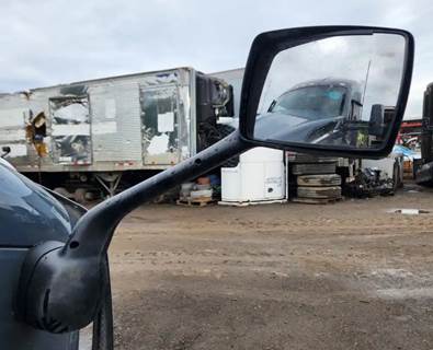 Kenworth T680 Right Mirror