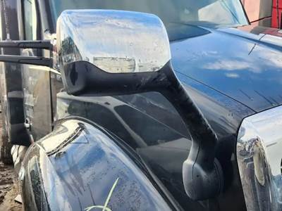 Kenworth T680 Right Mirror