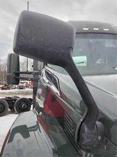 Kenworth T680 Right Mirror