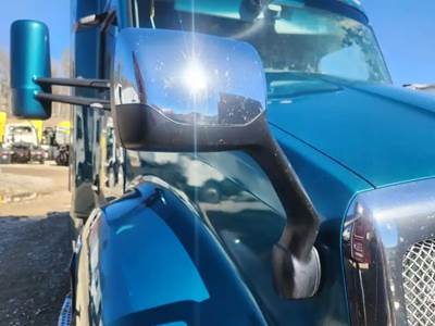 Kenworth T680 Right Mirror