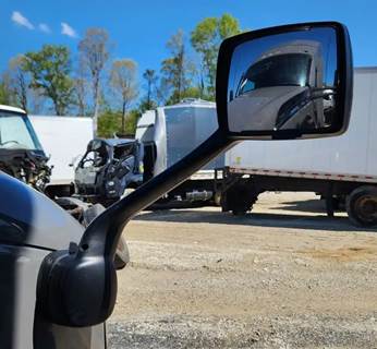 Kenworth T680 Right Mirror