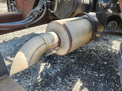 Caterpillar 3116 Muffler for a 1997 Volvo FE