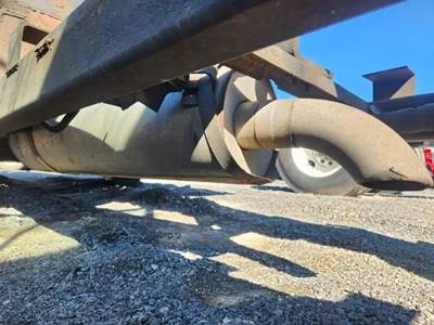 Caterpillar 3126 Muffler for a 1998 GMC T7500