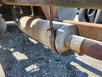 Caterpillar 3176 Muffler for a 1995 Volvo FE