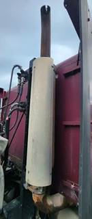 Caterpillar 3406 Muffler for a 1993 Freightliner FLD120