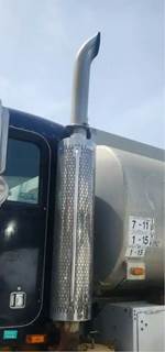 Caterpillar C12 Muffler for a 2001 Peterbilt 357