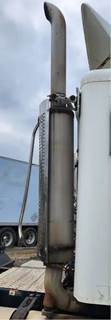 Caterpillar C13 Muffler for a 2006 Freightliner Columbia 120