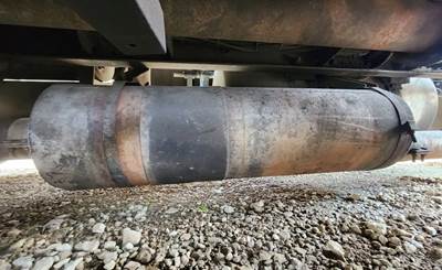 Caterpillar C15 Muffler for a 2007 Peterbilt 387