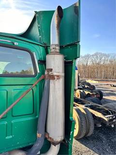 Mercedes-Benz MBE 4000 Muffler for a 2004 Sterling A9500