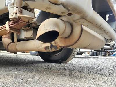 Mercedes-Benz MBE 900 Muffler for a 2005 Freightliner M2 106