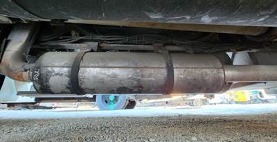 Mercedes-Benz OM460LA Muffler for a 2007 Freightliner Columbia 112