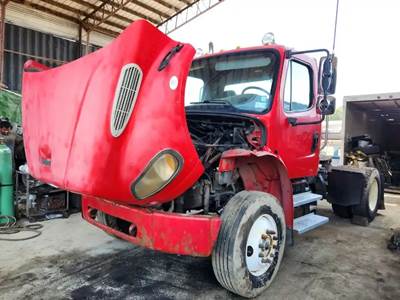 Freightliner M2 106 Truck