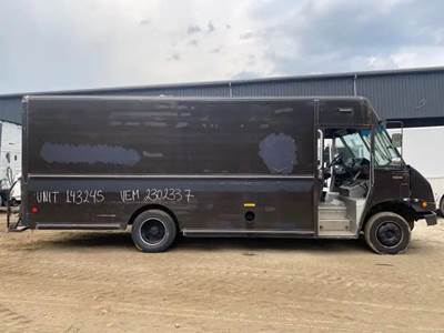 Freightliner MT55 Truck