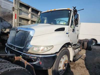 International DuraStar 4300 Truck