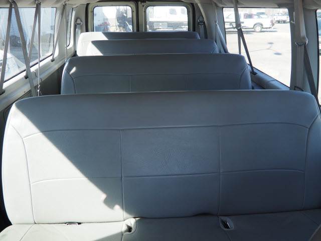 04 Ford E 350 Xl Diesel 14 Passenger Van 13k Original Miles For Sale 13 664 Miles Elkton Md Mylittlesalesman Com