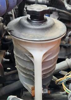 Ford F-750 Power Steering Reservoir