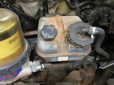 Freightliner Cascadia 113 Power Steering Reservoir