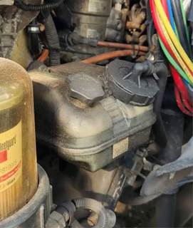 Freightliner Cascadia 113 Power Steering Reservoir