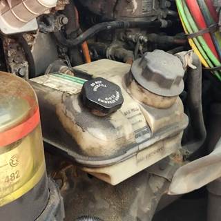 Freightliner Cascadia 113 Power Steering Reservoir