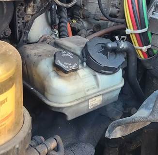 Freightliner Cascadia 113 Power Steering Reservoir