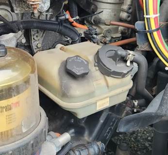 Freightliner Cascadia 113 Power Steering Reservoir