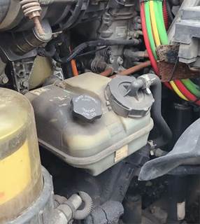 Freightliner Cascadia 113 Power Steering Reservoir