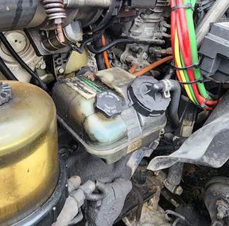 Freightliner Cascadia 113 Power Steering Reservoir