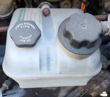 Freightliner Cascadia 113 Power Steering Reservoir