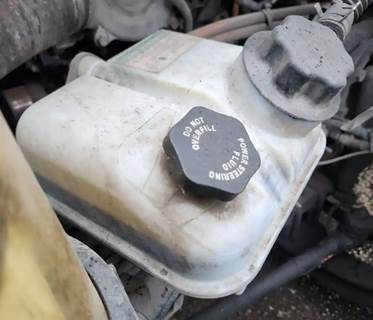 Freightliner Cascadia 116 Power Steering Reservoir for a 2019 Freightliner Cascadia 116 Day Cab