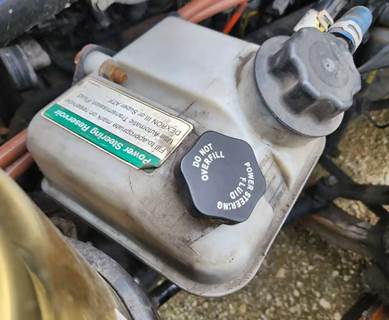 Freightliner Cascadia 116 Power Steering Reservoir for a 2019 Freightliner Cascadia 116 Day Cab