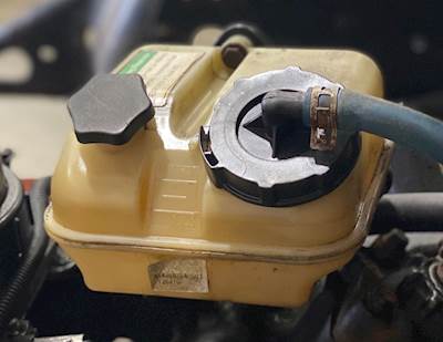 Freightliner Cascadia 125 Power Steering Reservoir