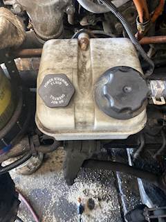 Freightliner Cascadia 125 Power Steering Reservoir
