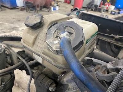 Freightliner Cascadia 125 Power Steering Reservoir