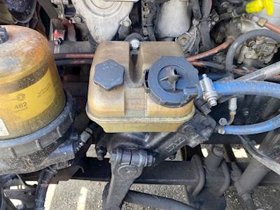 Freightliner Cascadia 125 Power Steering Reservoir