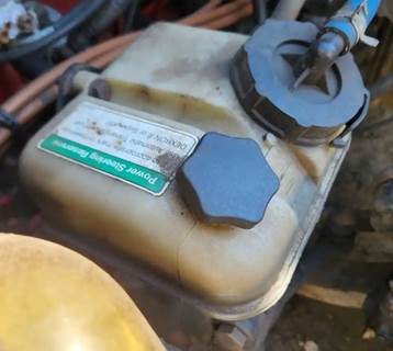 Freightliner Cascadia 125 Power Steering Reservoir