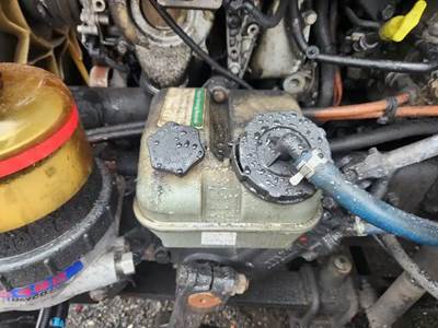 Freightliner Cascadia 125 Power Steering Reservoir