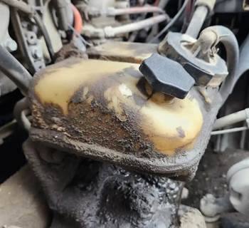 Freightliner Cascadia 125 Power Steering Reservoir