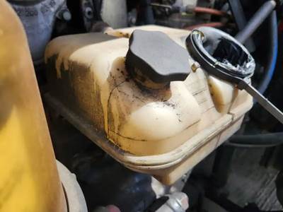 Freightliner Cascadia 125 Power Steering Reservoir