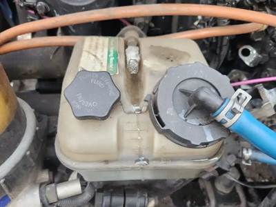 Freightliner Cascadia 125 Power Steering Reservoir